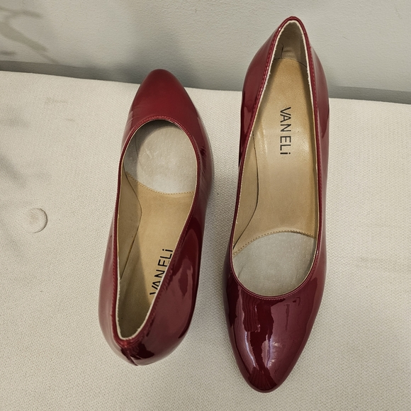 Vaneli Dark Red Patent Comfort Women's Block Heel Courts - US 9 - Picture 7 of 13